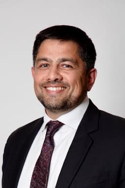 Dr. Fayyaz Musa, MBChB, FRCOphth, CertLRS